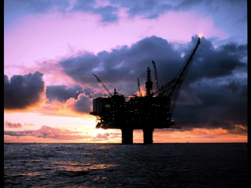 ++ Il petrolio chiude in forte calo a New York, -7,41% ++