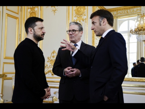 Media,Macron pronto a rappresentare Europa in colloqui con Putin