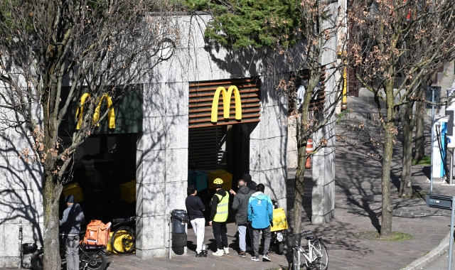 Busto, un’altra ragazzina picchiata in centro: è emergenza