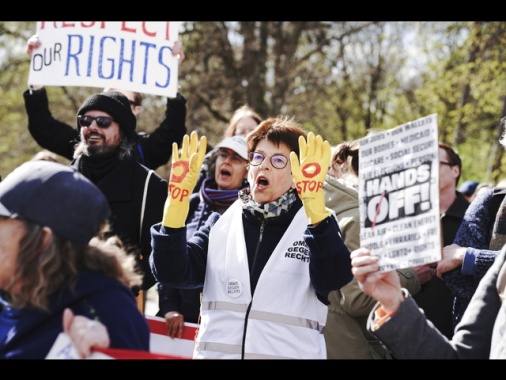Raduni a Londra, Parigi e Berlino contro le politiche di Trump