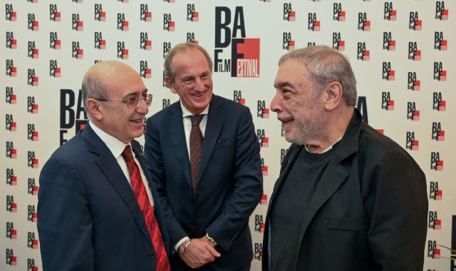 Nino Frassica con il prefetto Salvatore Pasquariello e il sindaco Emanuele Antonelli (foto Agenzia Blitz)