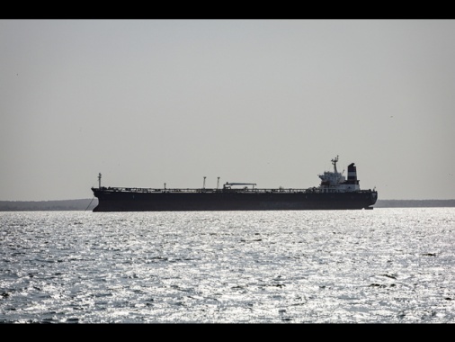 Petrolio a New York sotto 60 dollari, prima volta da aprile '21