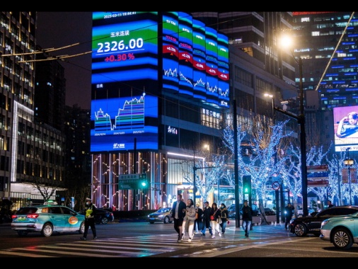 La Borsa di Hong Kong in picchiata, apre a -9,28%