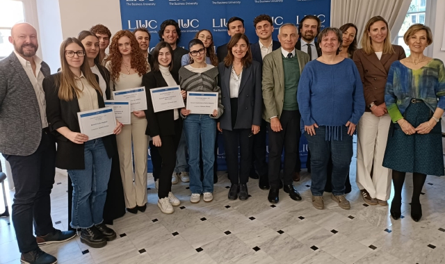 Il merito e il contributo: 11 borse di studio a studenti Liuc