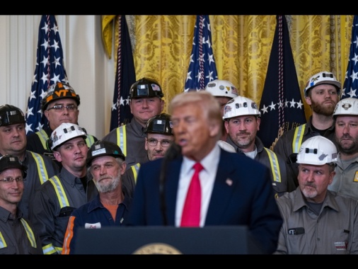 Trump, trasferite le vostre aziende in Usa, zero dazi