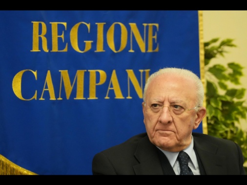 De Luca ironizza, 'si è pronunciata l'Altissima Corte'