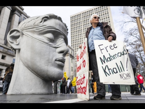 Proteste pro-Gaza, sì di un giudice Usa a deportazione di Khalil