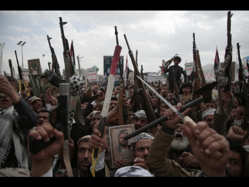 Media Houthi, 'gli Usa hanno lanciato 3 attacchi aerei su Sanaa'