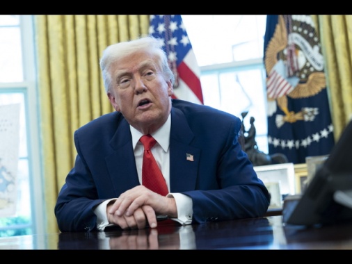 Trump, 'produrre in Usa, non saremo ostaggio della Cina'