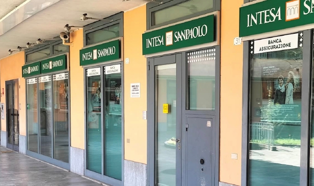 Banca Intesa  si appresa a chiudere, dalla fine di giugno, anche la filiale nervianese in piazza della Vittoria: resterà solo un bancomat