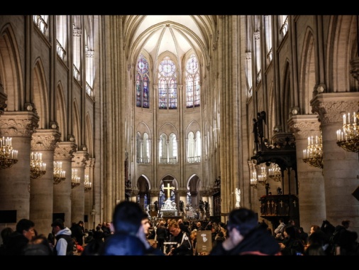A 6 anni da incendio di Notre-Dame Macron omaggia i restauratori