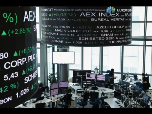 Borsa: l'Europa tonica con l'auto, positivi i future Usa