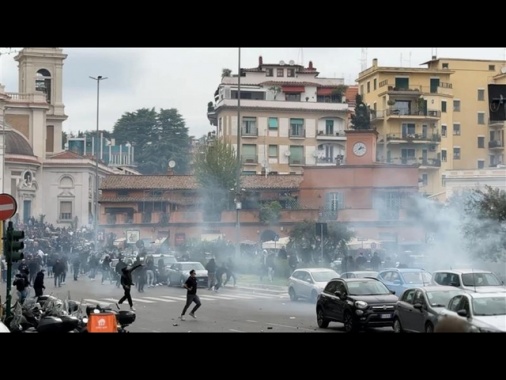 Scontri prima del derby Lazio-Roma,altri 6 ultra arrestati