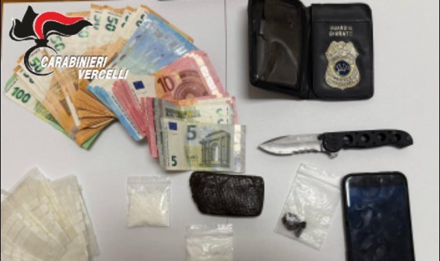 Il materiale sequestrato dai carabinieri