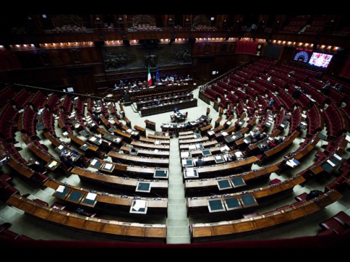 Via libera della Camera al decreto bollette, 155 i voti a favore