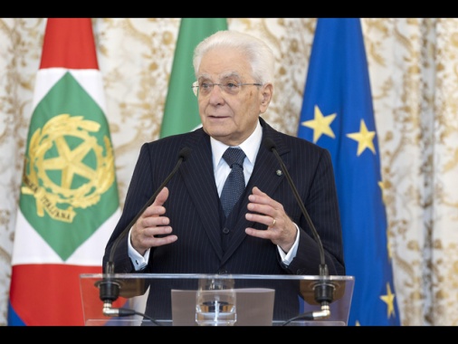 Mattarella, Ue si impegni per governare i movimenti migratori