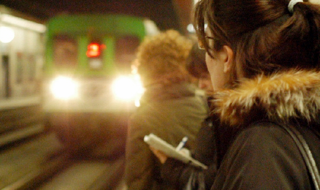 Donne sole in stazione: scorte di volontari per proteggerle