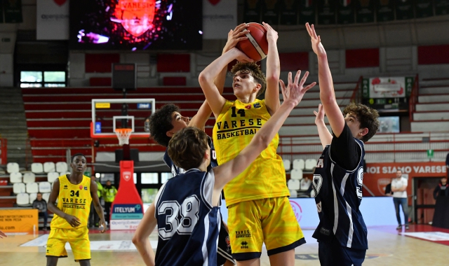 Un momento della finale tra Urania e Varese (foto Blitz)