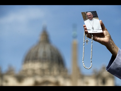 Il rito della constatazione della morte del Papa alle 20