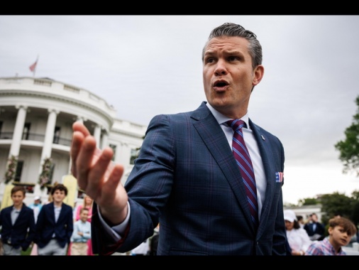 Trump, 'Hegseth sta facendo gran lavoro, fake news su di lui'