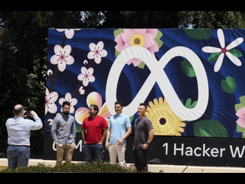 Meta, al via avvisi sull'uso dei dati per l'IA ci si può opporre