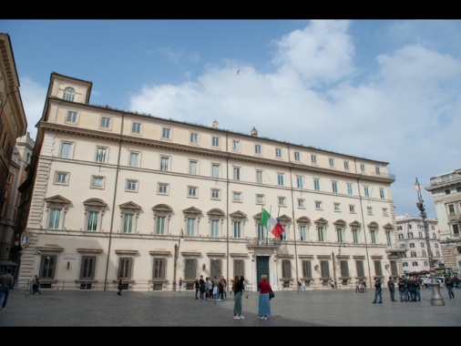 Musumeci, stanziati i primi 5 milioni per funerali del Papa