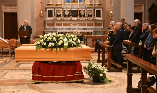Il funerale di Carlo Senaldi nella Basilica di Gallarate  (foto Blitz)