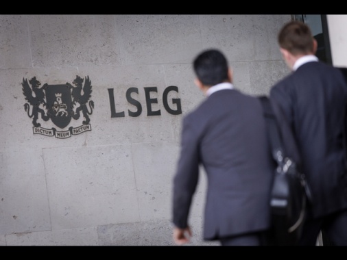 Borsa: l'Europa conclude in lieve rialzo, Londra +0,5%