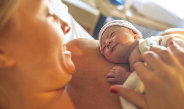 L’età media al parto è di 32,8 anni in provincia di Varese