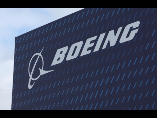 Boeing chiude trimestre con rosso 123 milioni, meglio di attese