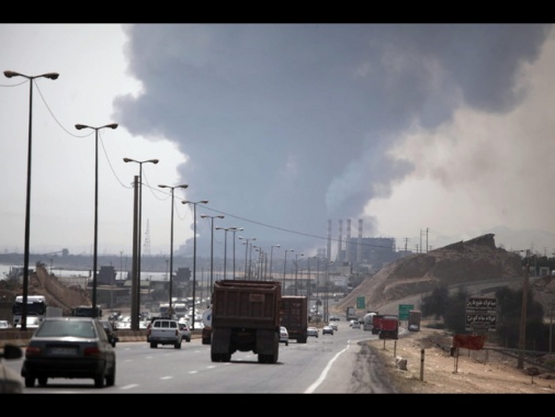 Almeno quattro morti nell'esplosione nel porto iraniano