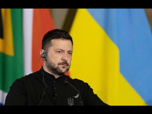 Trump, 'penso che Zelensky sia pronto a cedere la Crimea'