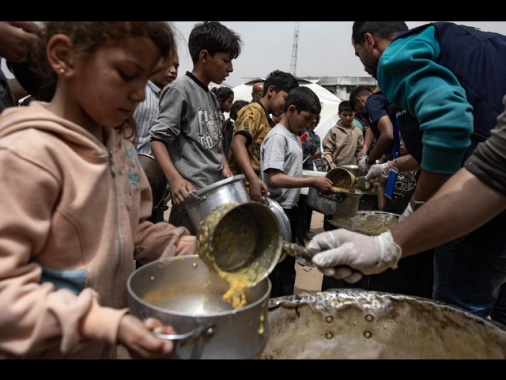 Wsj, 'Israele valuta piano di aiuti a Gaza, aggirando Hamas'