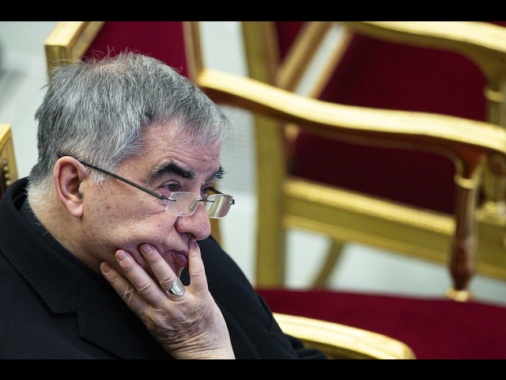 Conclave, il card. Becciu verso un passo indietro