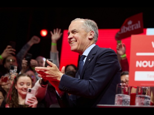 Canada, liberali in testa ma a -4 dalla maggioranza