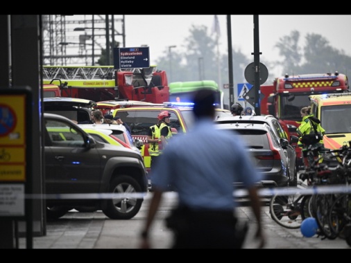 Media, 'tre morti nella sparatoria in Svezia'