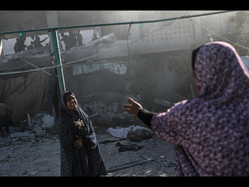 Al Jazeera, almeno 16 morti in raid su Gaza oggi, 38 ieri