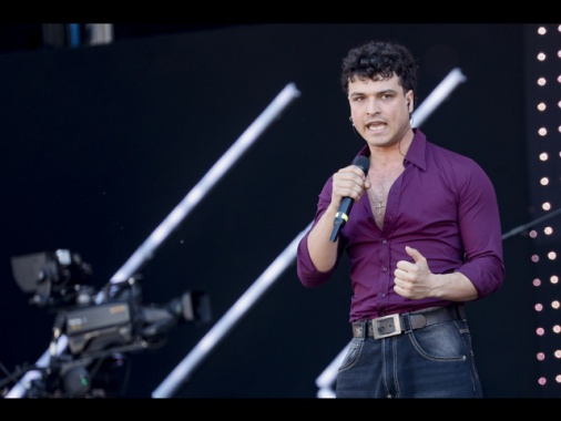 Leo Gassmann apre Concertone con Bella Ciao