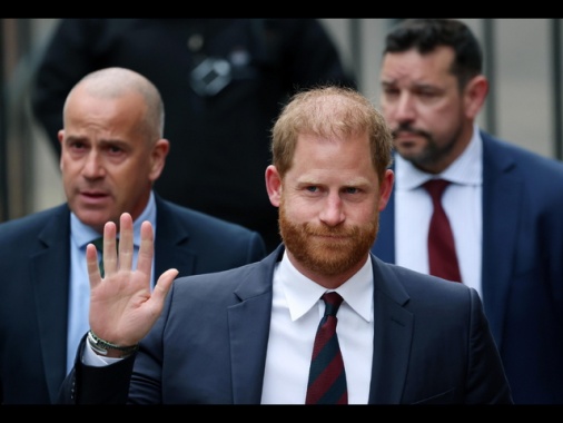 Harry a Bbc, 'voglio riconciliarmi con la famiglia reale'