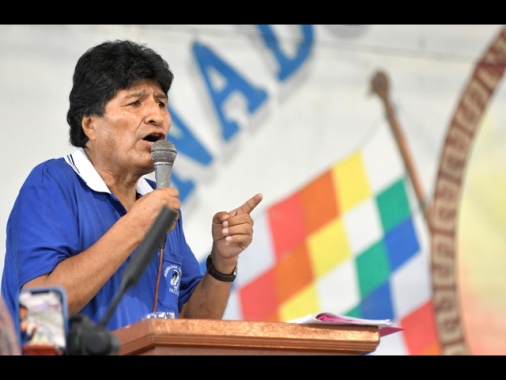 Bolivia: ripristinato il mandato d'arresto per Evo Morales