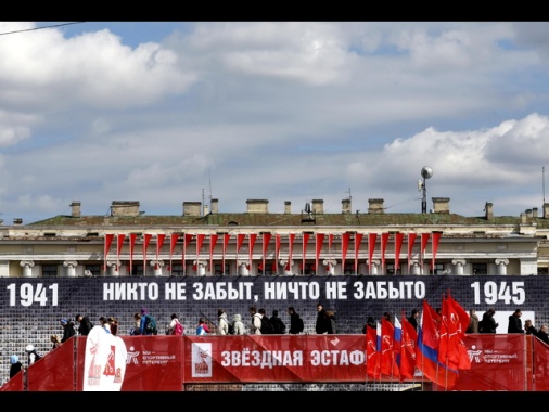 Medvedev, 'se Kiev provoca il 9 maggio non arriverà al 10'