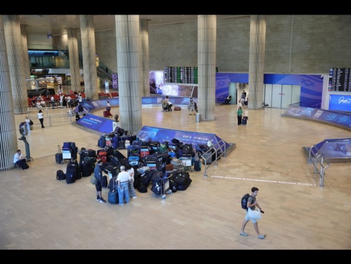 Missile dallo Yemen colpisce area aeroporto di Tel Aviv