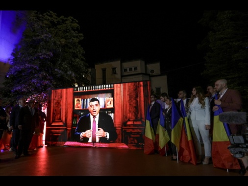 Simion, 'il popolo rumeno ha parlato e si è sollevato'