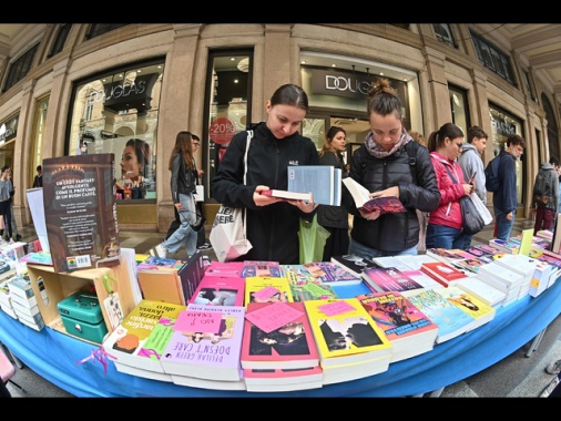 2025 in salita per il libro, -810mila copie acquistate in 3 mesi