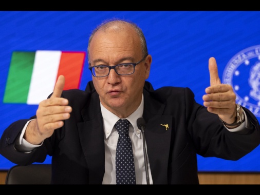 Valditara,chiedo stop cellulari a scuola a under 14 in Ue