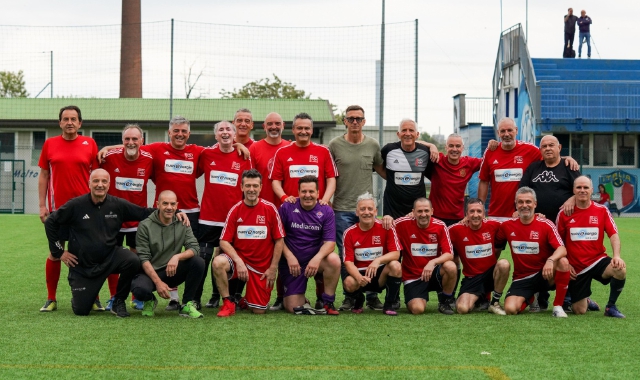 La squadra organizzatrice della raccolta fondi a favore dell’Oncologia Humanitas di Castellanza