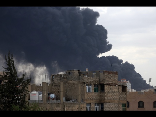 Houthi, pronti a stop raid su navi Usa, non contro Israele