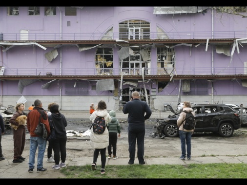 Ucraina: missili e droni russi su Kiev, due morti e sette feriti