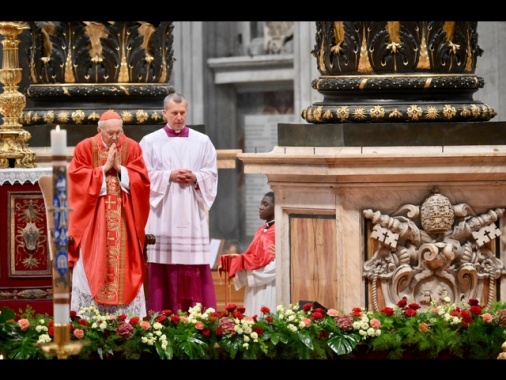Il cardinale Re a Parolin, 'auguri... e doppi'