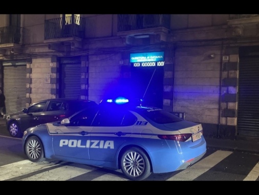 Abusa di dottoresse e infermiere, arrestato primario